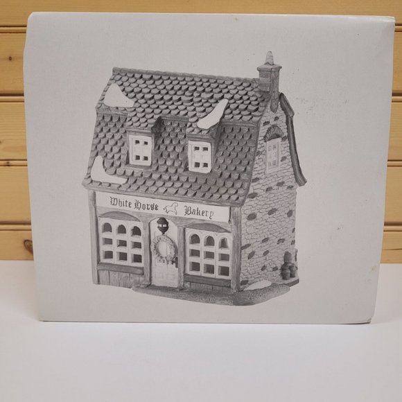 Dept 56 White Horse Bakery 59269 Dickens Village 1988 Heritage Village Christmas - Picture 7 of 8